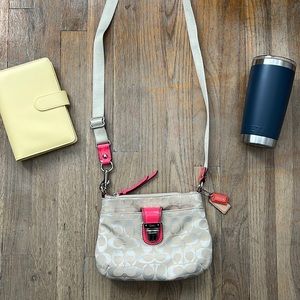 Coach • signature pink crossbody